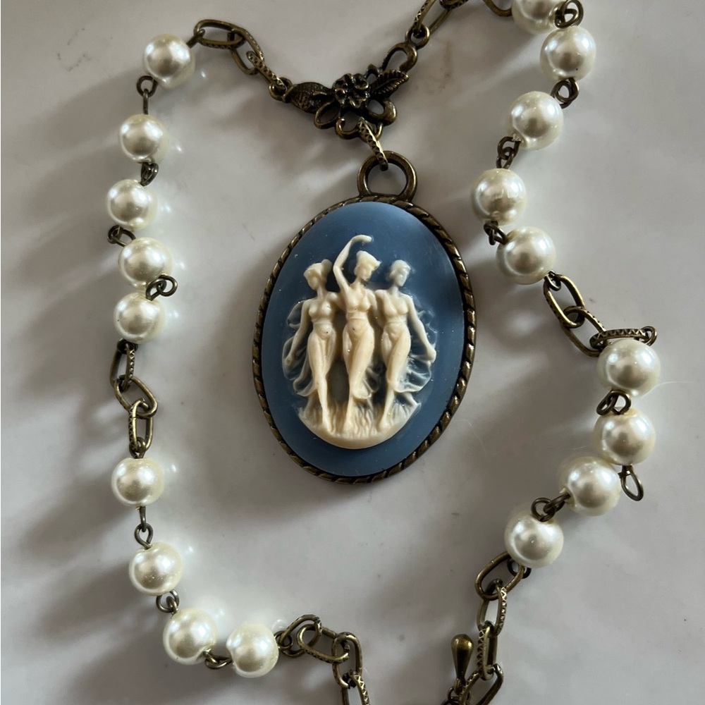 Vintage Wedgwood Blue Style 3 Graces Muses Victorian Style Cameo Necklace - Picture 12 of 12